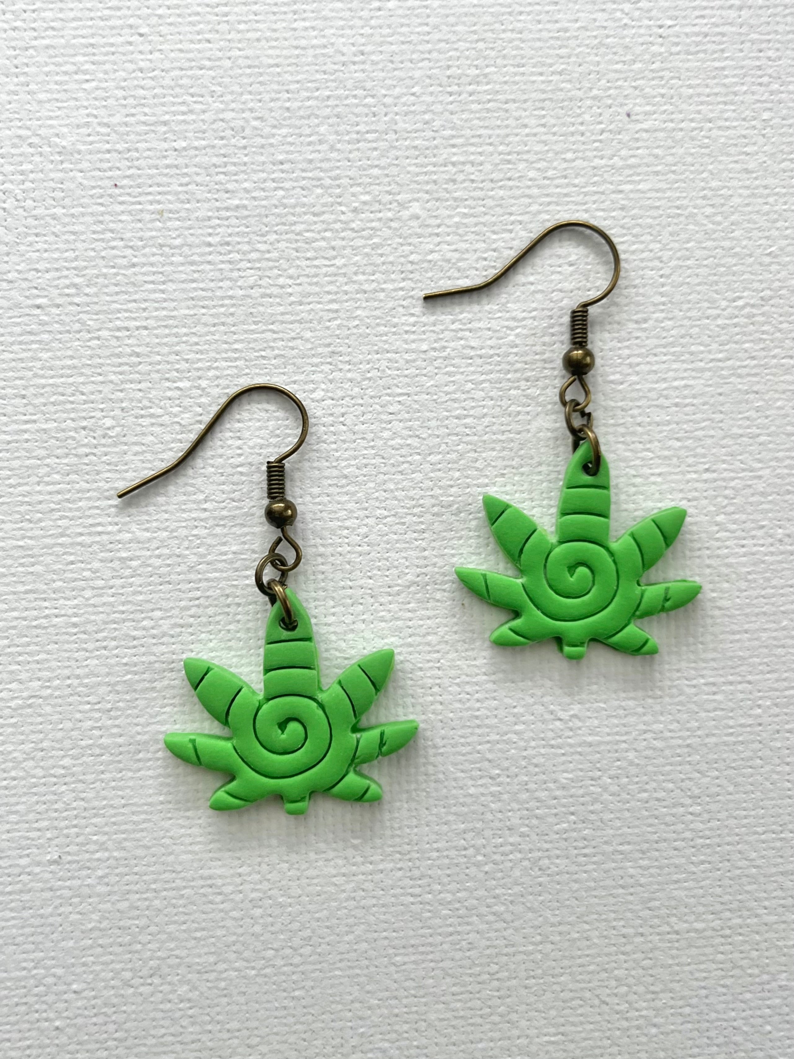 Weed dangles