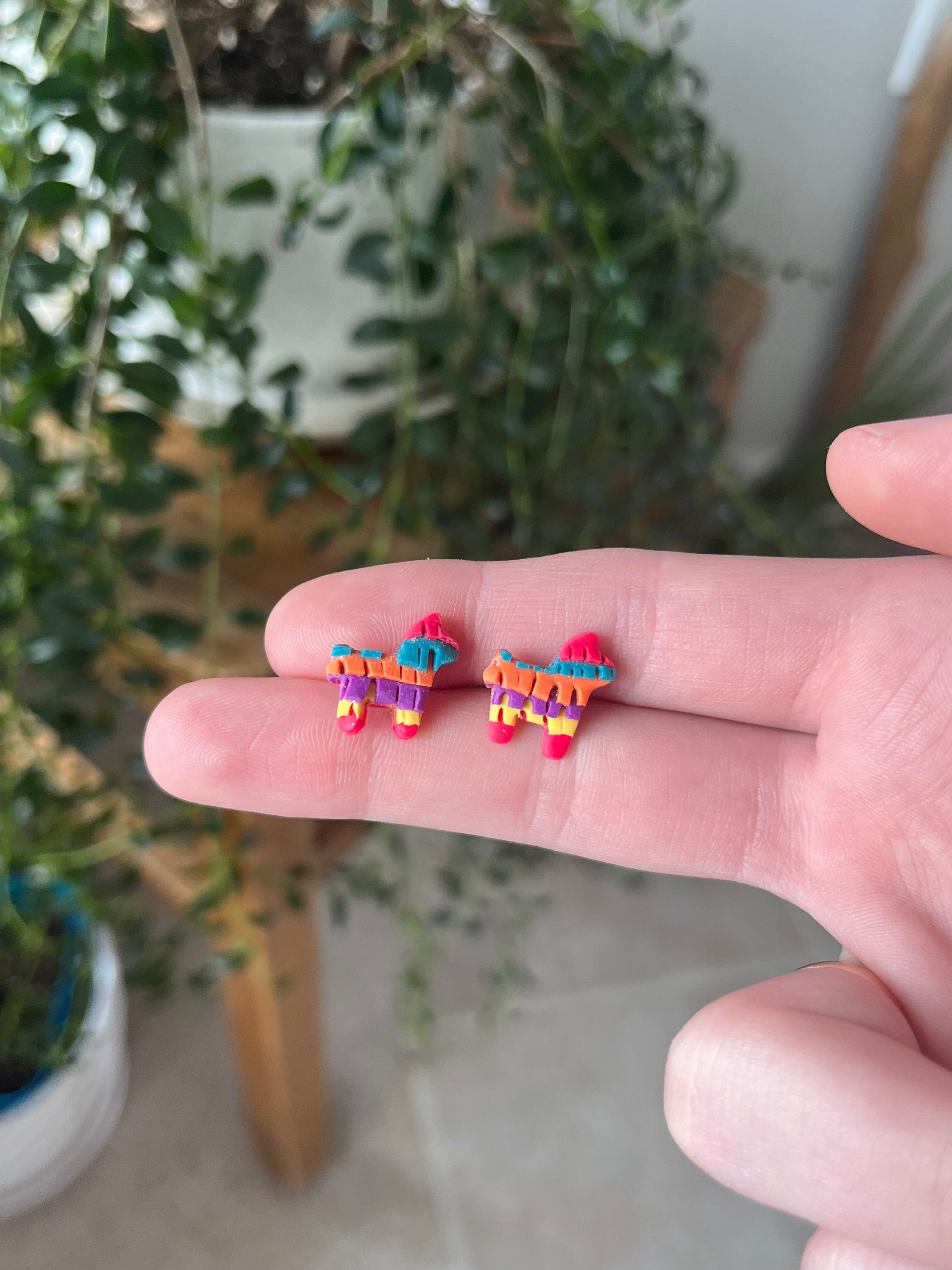 Piñata studs