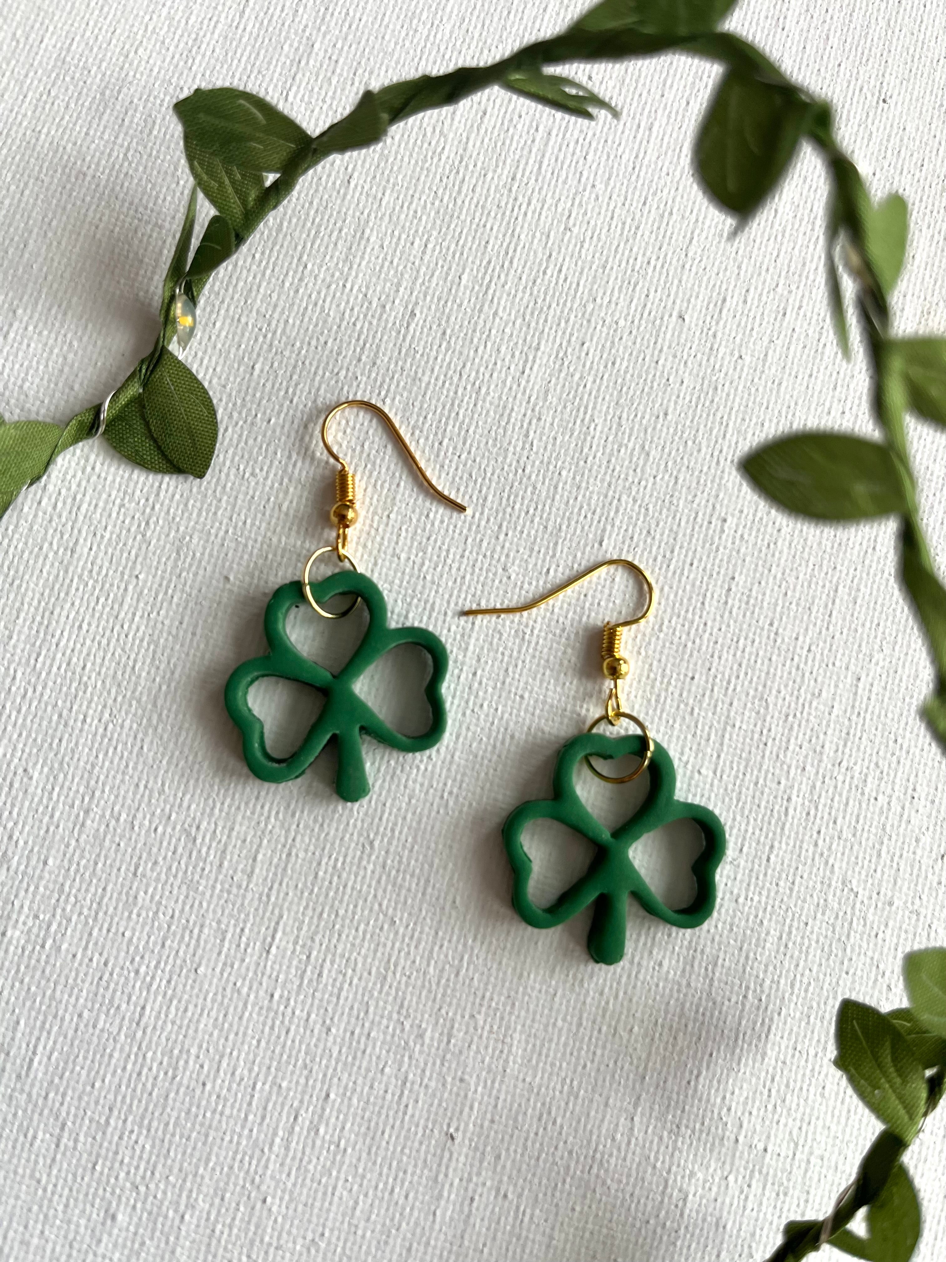 Hollow shamrocks