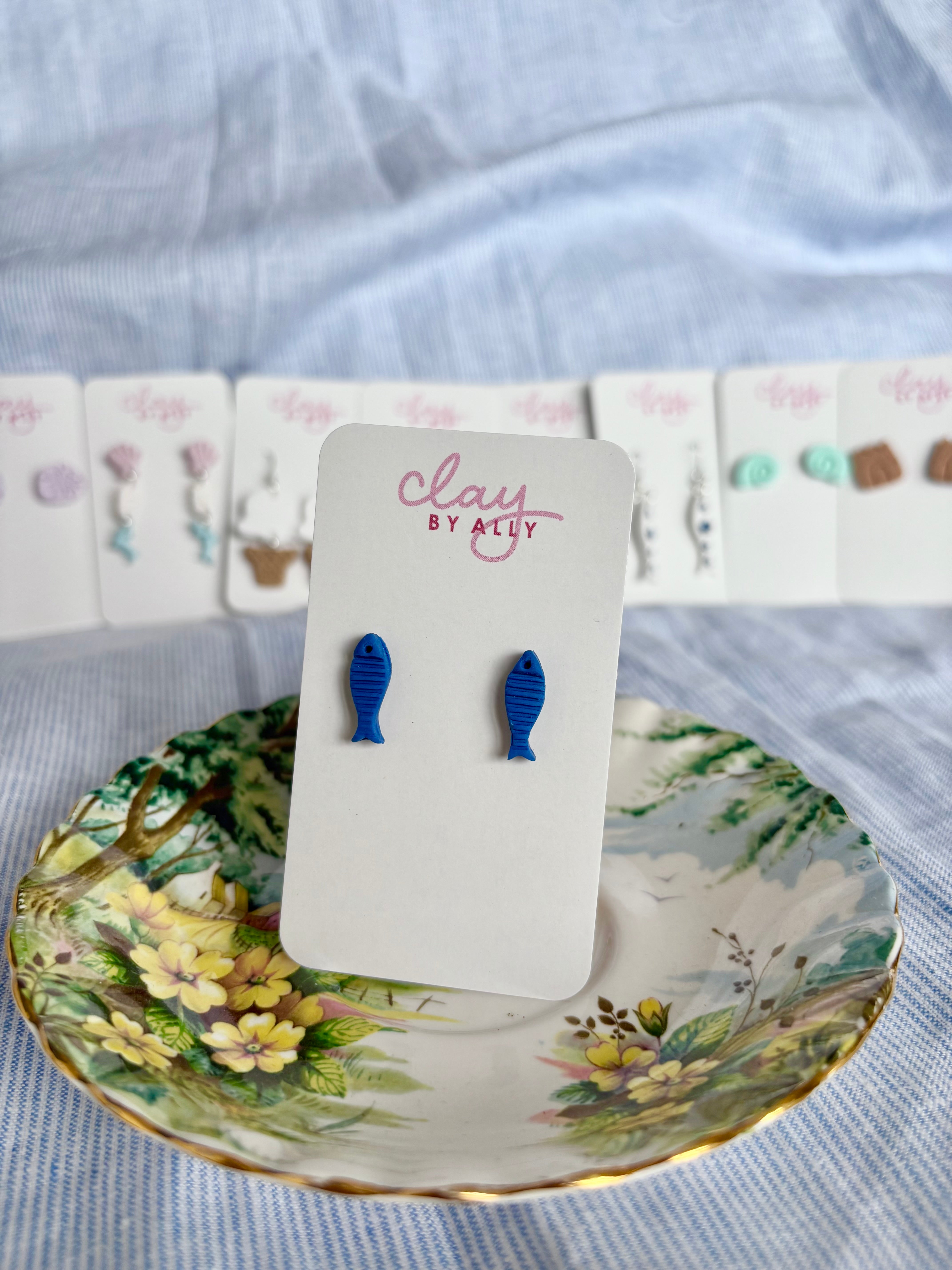 Textured fish studs