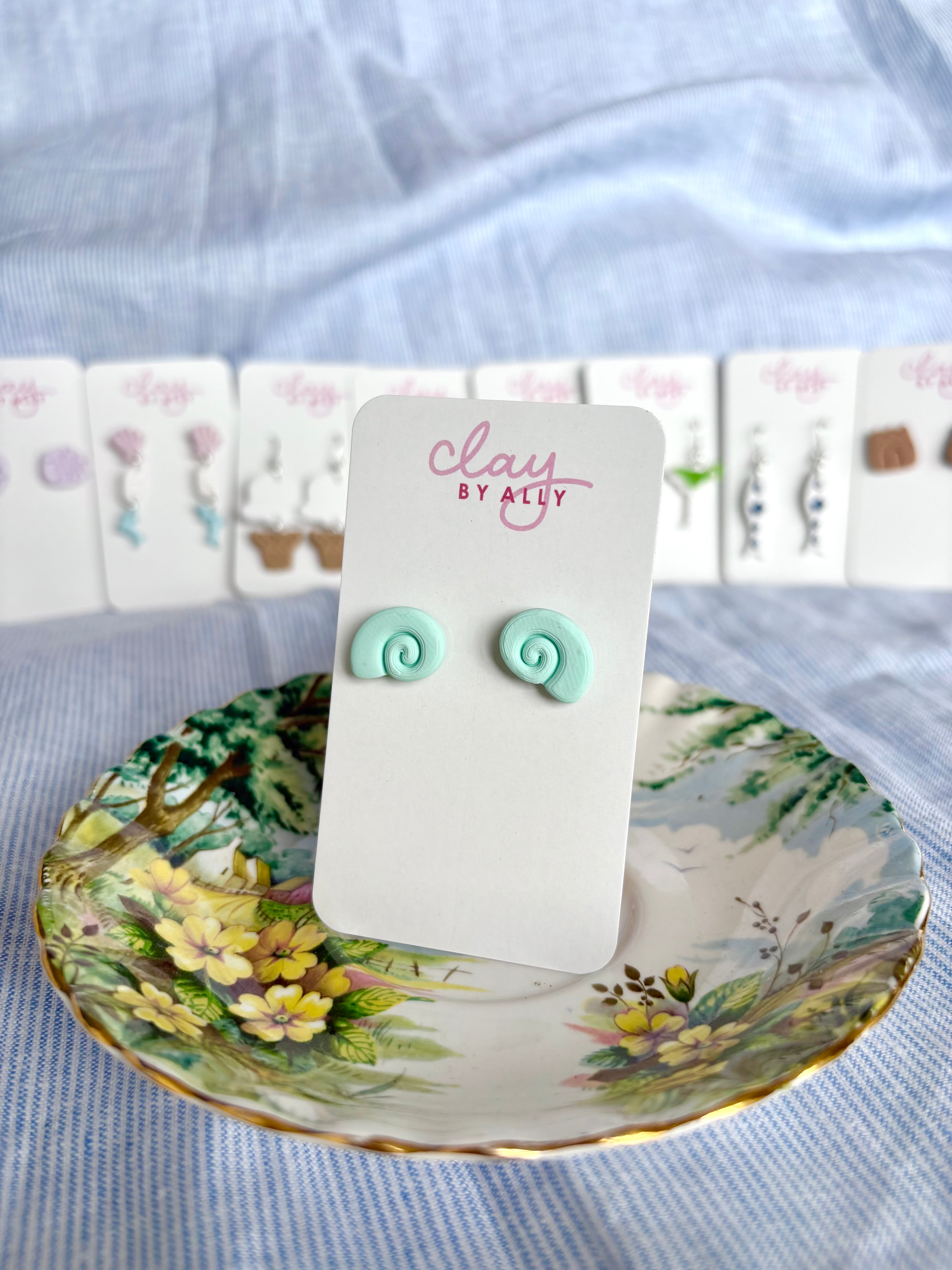 Sundial shell studs
