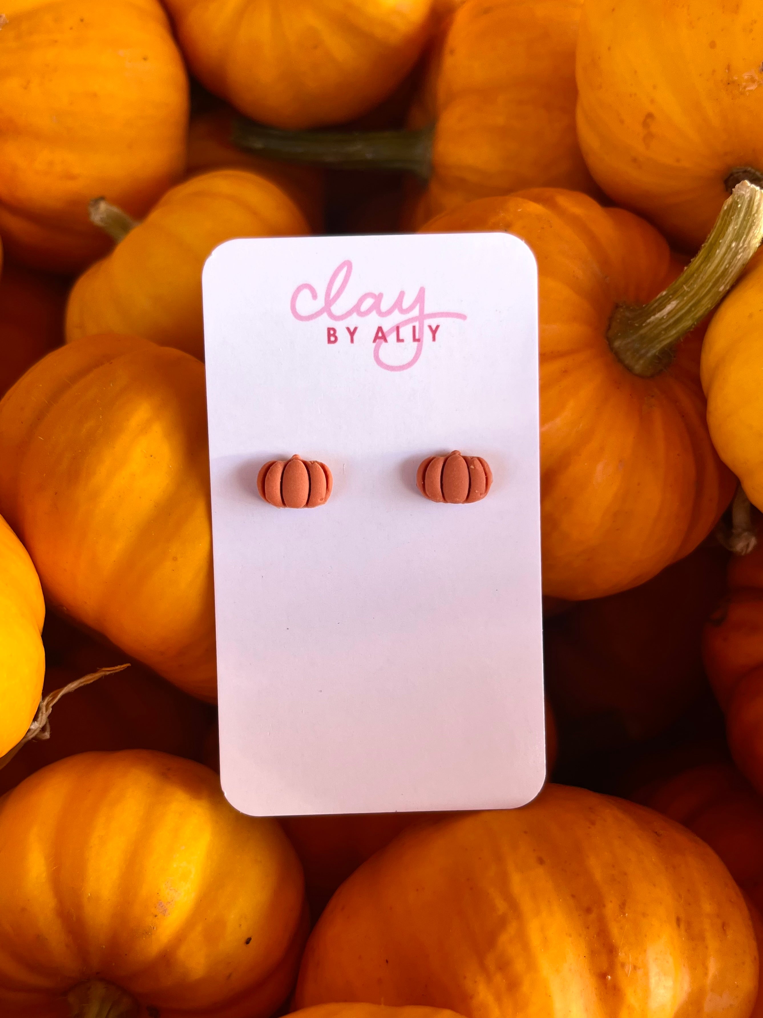 Mini pumpkin studs